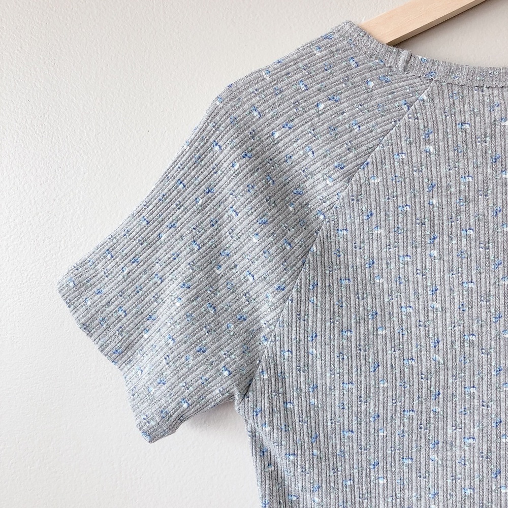 American Eagle ribbed tee grey tshirt AE women’s large floral shirt top - Picture 12 of 16